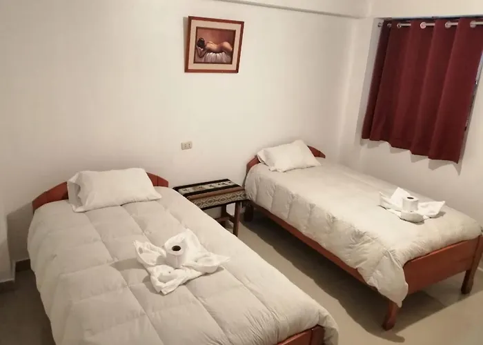 Hotel Nustas 2*